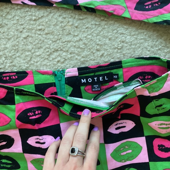 Motel Rocks One Shoulder Set!! - Picture 3 of 5